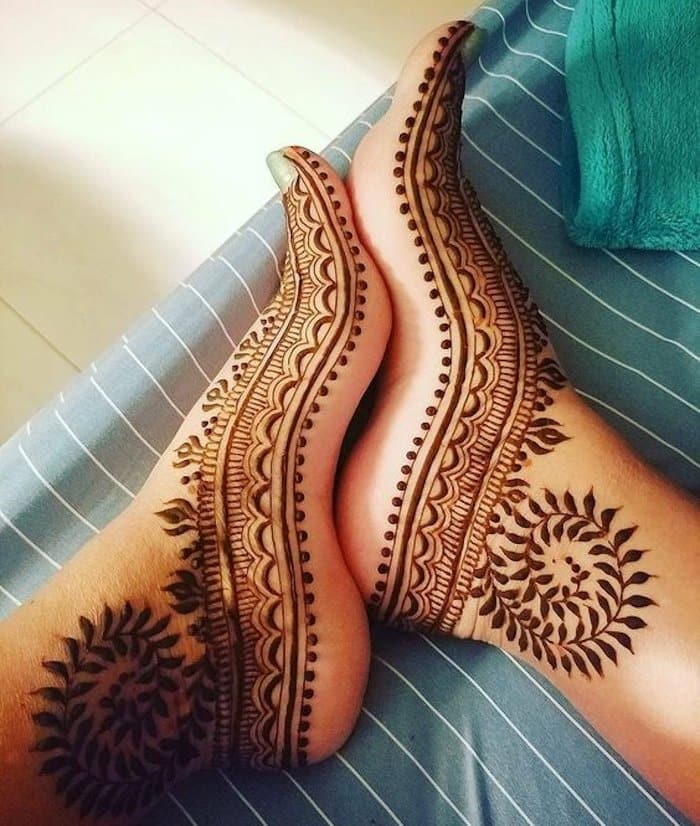 Bridal mehndi design for legs