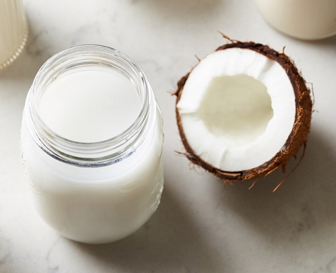 25 Effective Ways To Treat, Prevent, And Remove Split Ends-Coconut milk
