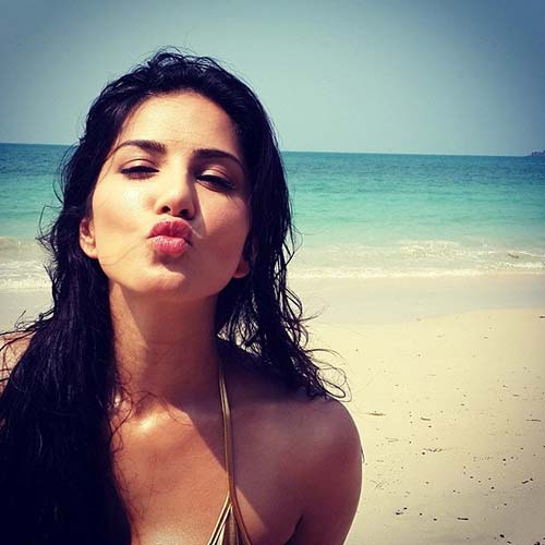 5. At The Beach - Sunny Leone Without Makeup