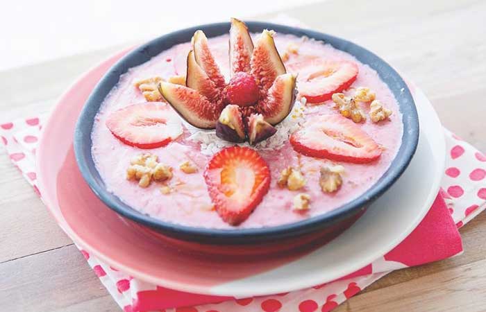 Healthy Breakfast - Strawberry Sabja Seed Smoothie Bowl