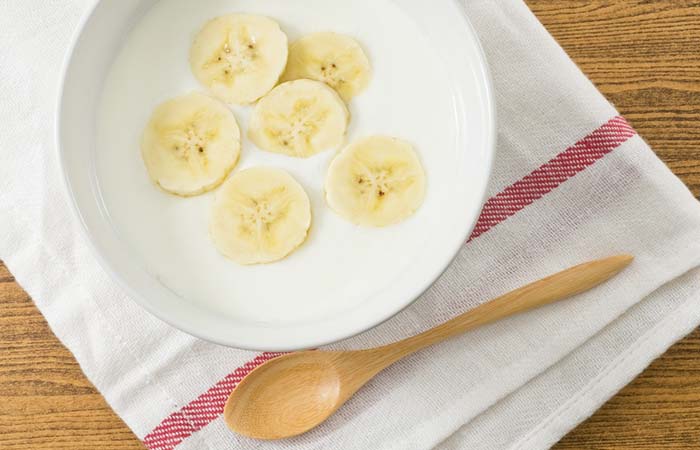 9. Banana, Curd And Olive Oil For Hair Straightening