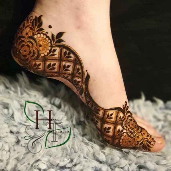 Feet Mehndi Designs For Karwa Chauth 