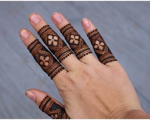attractive finger mehndi design