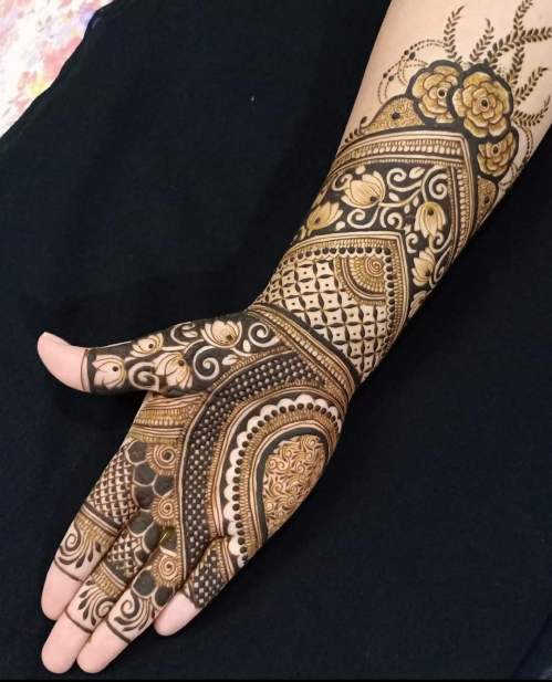 Half And Half Bridal Mehndi Design For Hands
