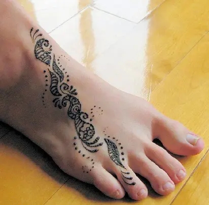 Simple And Easy Mehndi Design