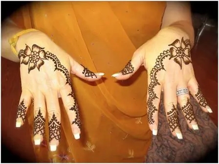 Finger Henna Simple Design