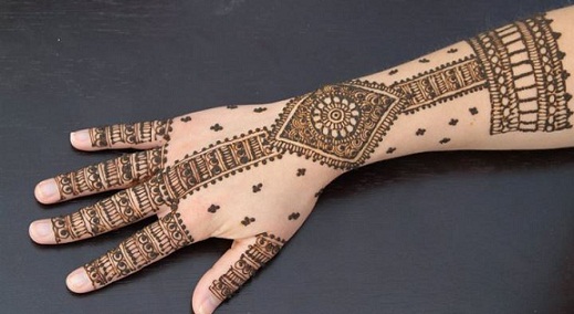 Unique Hand Mehndi Art